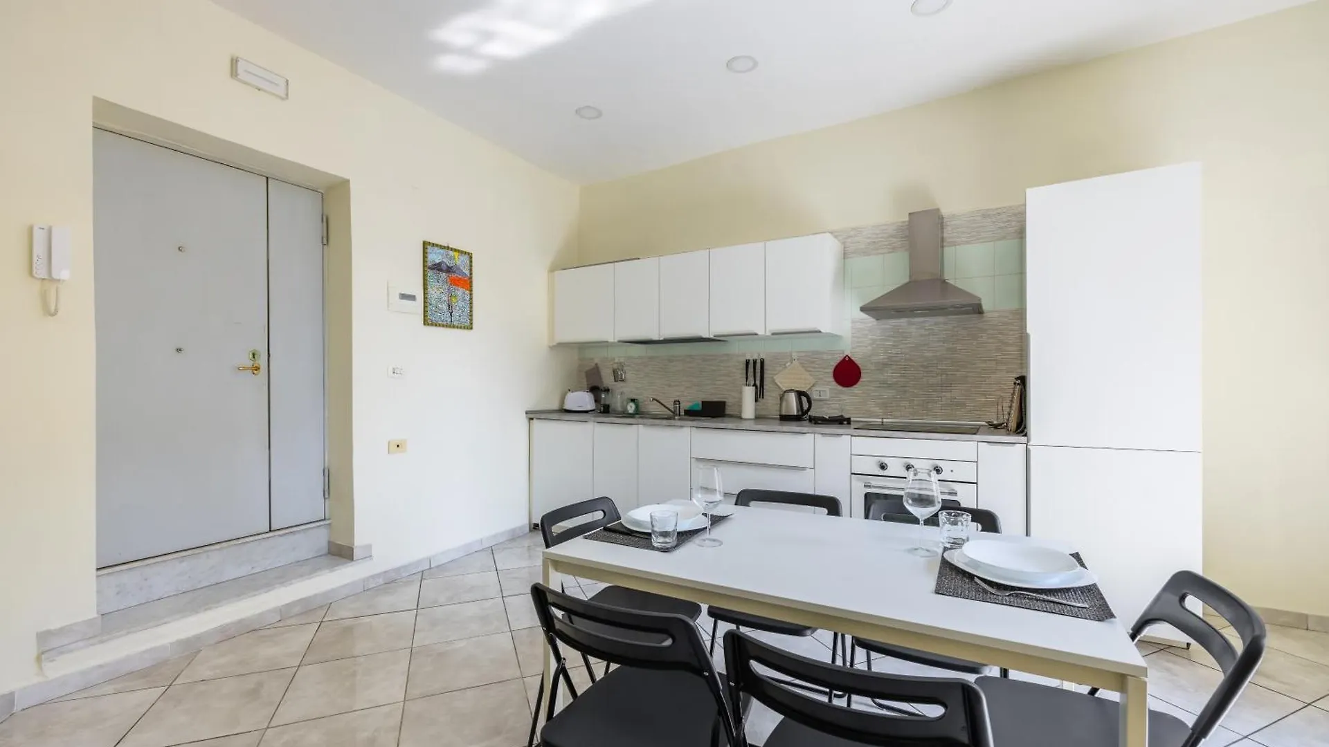 Apartment Murales Street On Spanish Quarter Naples